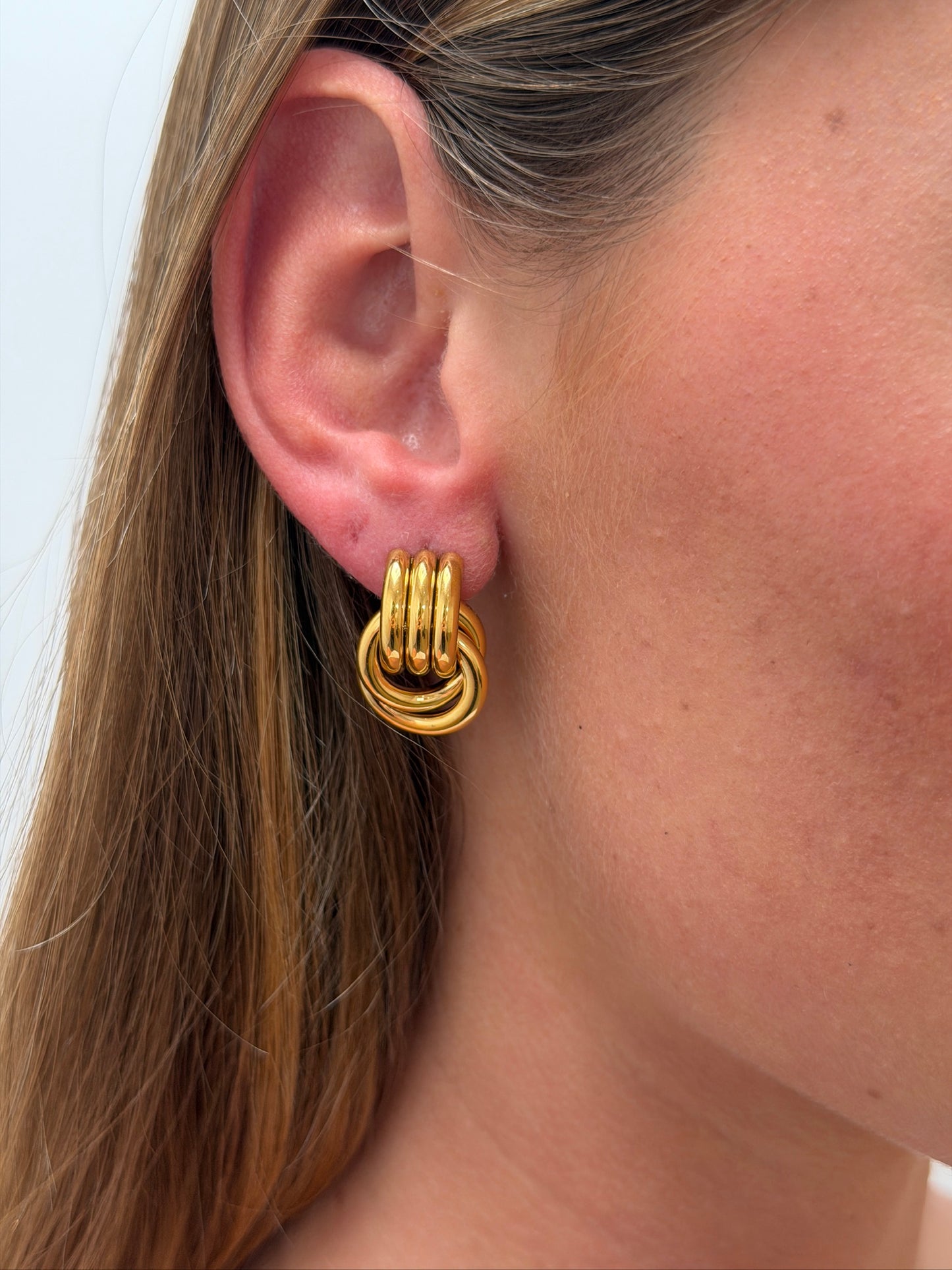 Baby Knot Earrings Gold