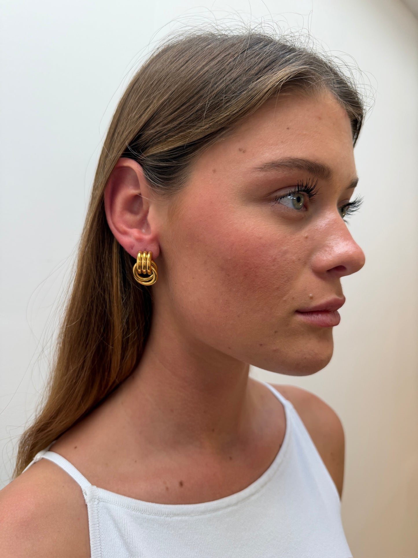 Baby Knot Earrings Gold