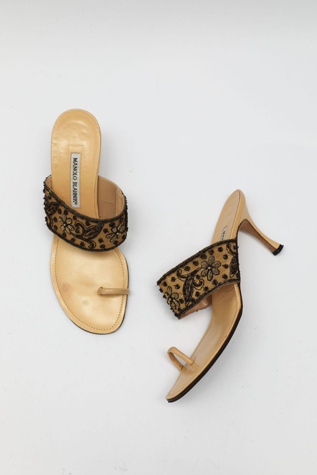 Manolo Blahnik Embroidered Toe-Ring Mule Sandals (EU 39)
