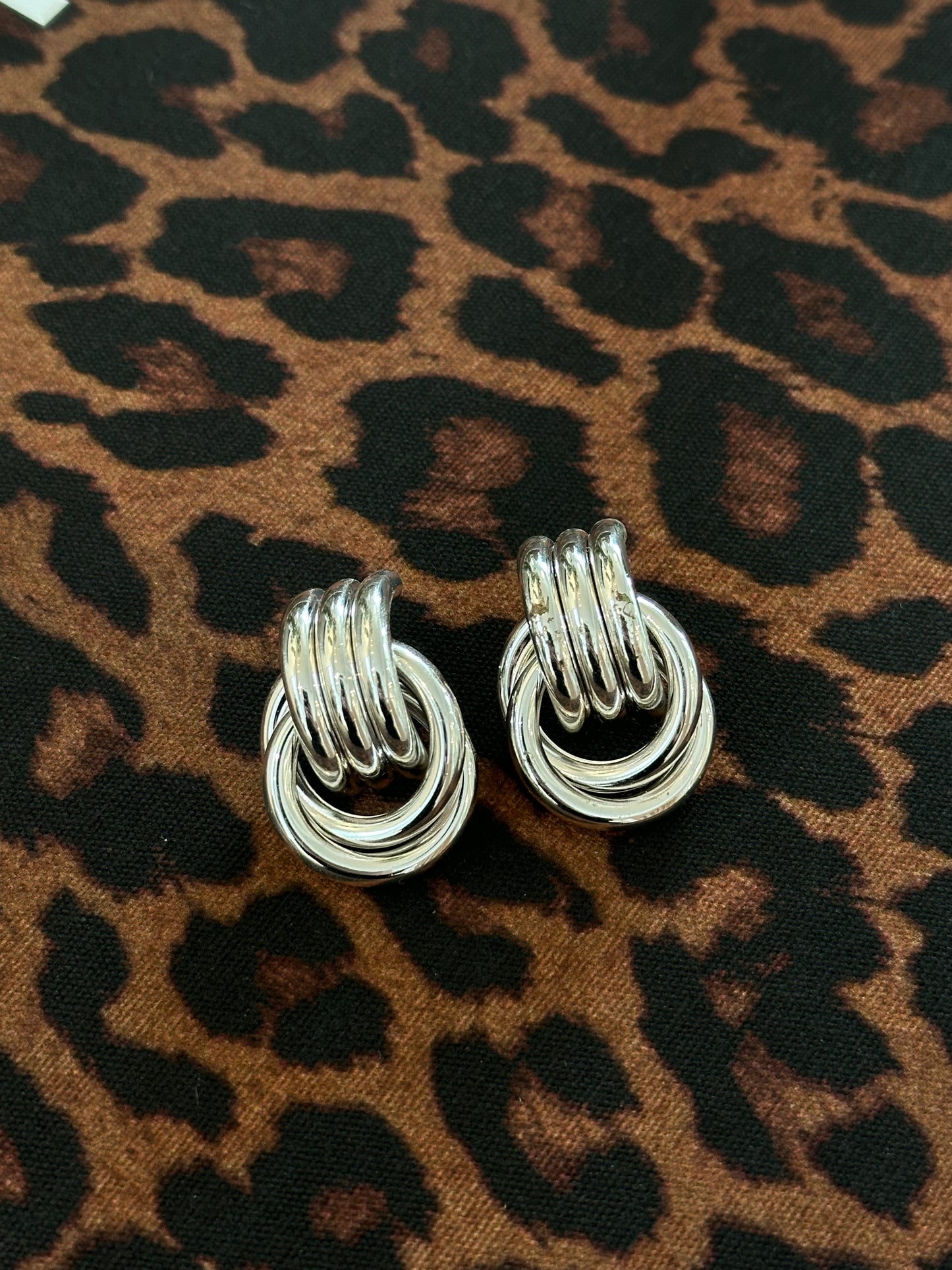 Mini Knot Earrings Silver