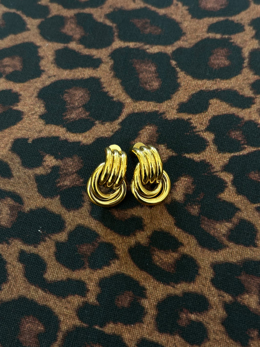 Baby Knot Earrings Gold