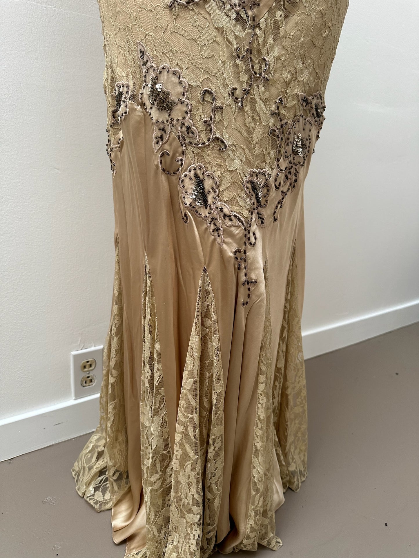 Cache Beige Satin Beaded & Lace Gown (8)